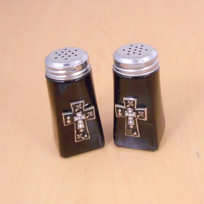 G60025B-CROSS - BLACK SQUARE SALT-PEPPER W / CROSS